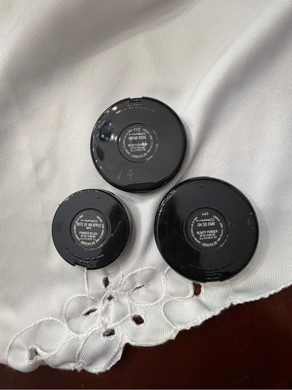 MAC Cosmetics Villain Queen blushes Trio - Black, Purple & Red - Picture 4 of 4